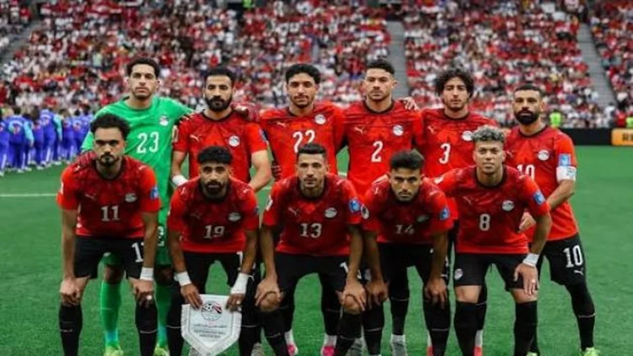 ماذا ينتظر عشاق كرة القدم في مواجهة مصر ضد أستراليا الليلة؟